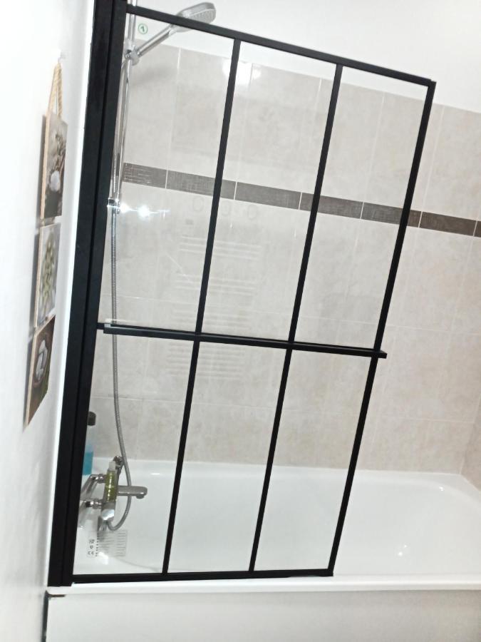 Confortable + Serris Exterior foto