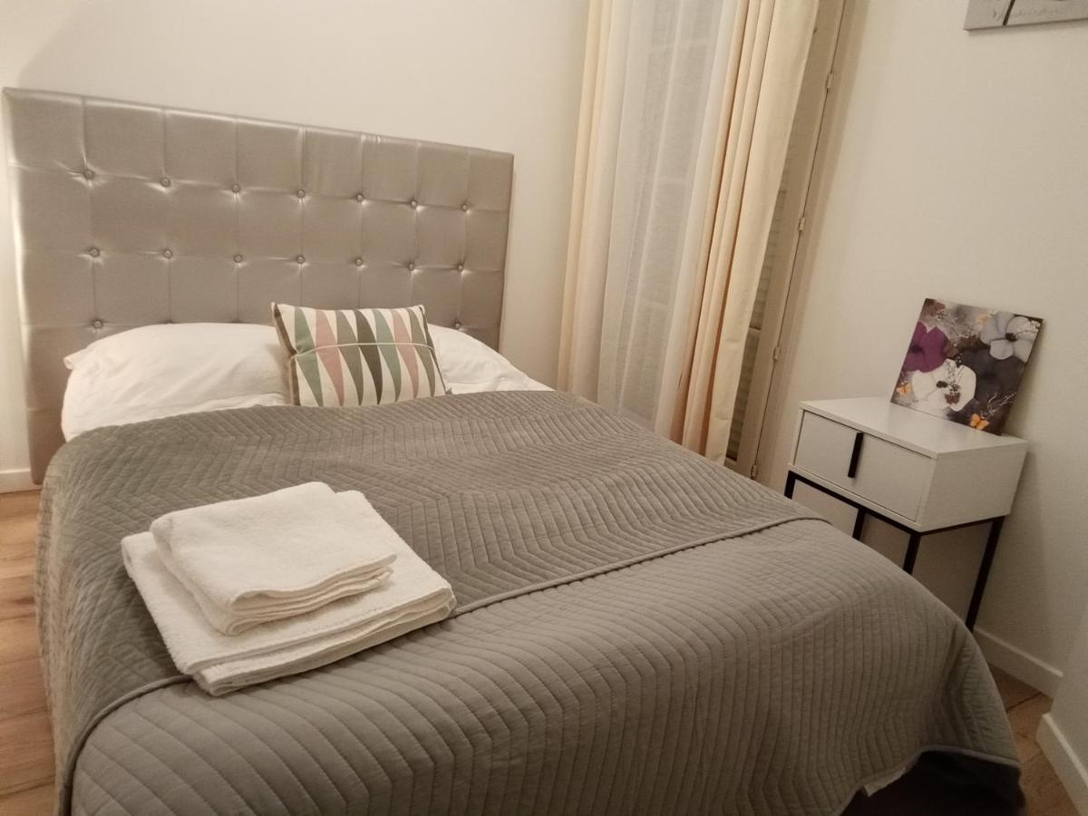 Confortable + Serris Exterior foto